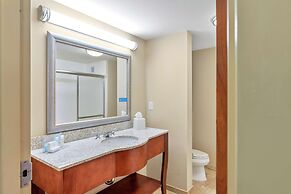 Hampton Inn & Suites Mystic