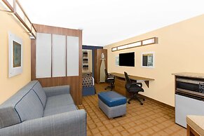 Microtel Inn & Suites by Wyndham Kearney