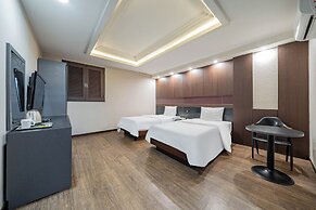 Incheon Airport Hotel June