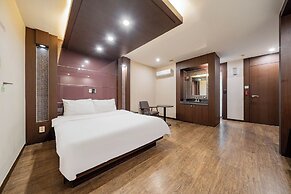 Incheon Airport Hotel June