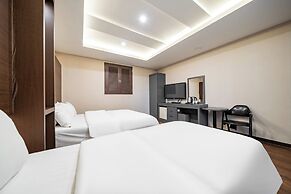 Incheon Airport Hotel June