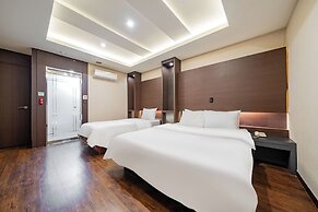 Incheon Airport Hotel June