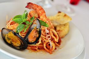 Thunderbird Resorts - Poro Point