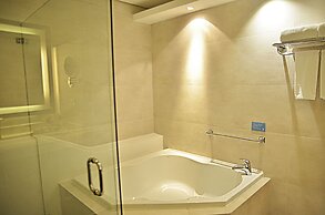 Thunderbird Resorts - Poro Point