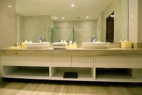 Thunderbird Resorts - Poro Point