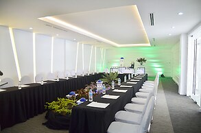 Thunderbird Resorts - Poro Point