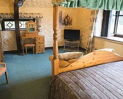 The Horseshoe Inn
