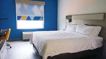 Holiday Inn Express & Suites Lakeland North - I-4 by IHG