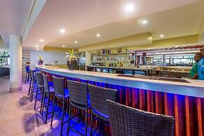 Mana Island Resort & Spa