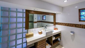 Mana Island Resort & Spa