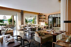 Mondrian South Beach