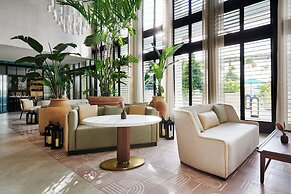 Mondrian South Beach