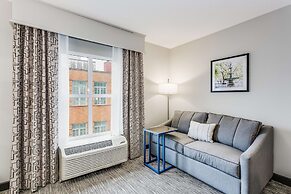 Hampton Inn & Suites Mobile- Downtown Historic District