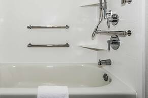 Hampton Inn & Suites Mobile- Downtown Historic District