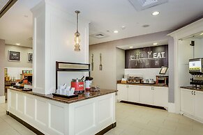 Hampton Inn & Suites Mobile- Downtown Historic District