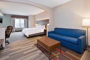 Holiday Inn Express & Suites Warminster - Horsham by IHG