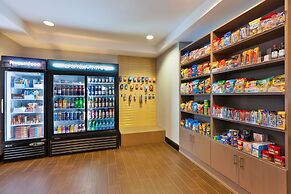 Holiday Inn Express & Suites Warminster - Horsham by IHG