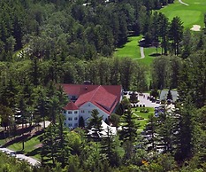 The White Mountain Hotel & Resort