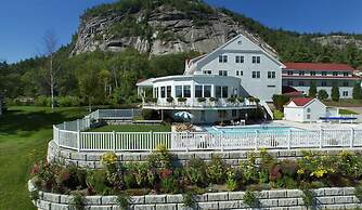 The White Mountain Hotel & Resort