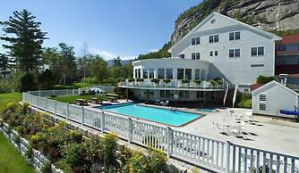 The White Mountain Hotel & Resort