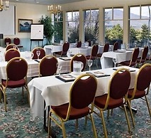 The White Mountain Hotel & Resort