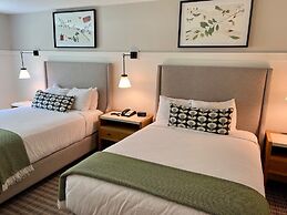 The White Mountain Hotel & Resort