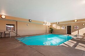 Best Western Plus Butterfield Inn