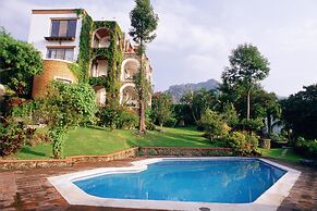 Posada del Tepozteco - Hotel & Gallery