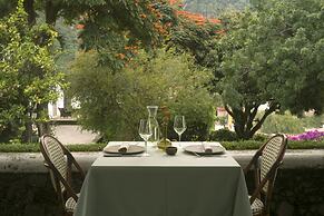 Posada del Tepozteco - Hotel & Gallery