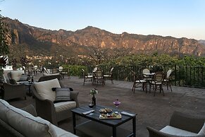 Posada del Tepozteco - Hotel & Gallery