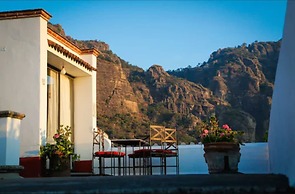 Posada del Tepozteco - Hotel & Gallery