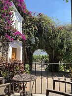 Posada del Tepozteco - Hotel & Gallery