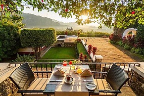 Posada del Tepozteco - Hotel & Gallery