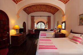 Posada del Tepozteco - Hotel & Gallery