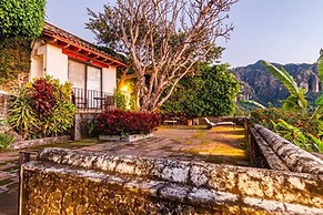 Posada del Tepozteco - Hotel & Gallery
