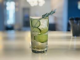 Crowne Plaza Ft. Myers Gulf Coast by IHG