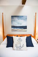 Allen Harbor Breeze Inn & Gardens