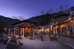The Earl's Court, Nainital