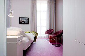 Eburon Hotel - Different Hotels