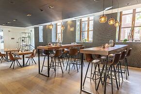 Eburon Hotel - Different Hotels