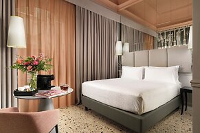 Leon's Place Hotel