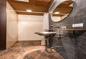 Collection O Diamond House Khaosan