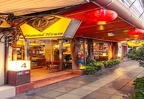 Collection O Diamond House Khaosan