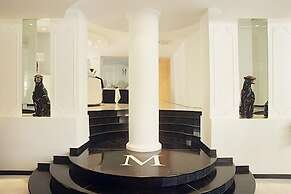 M Glamour Hotel