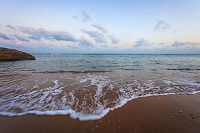 Royal Beach Boutique Resort & Spa