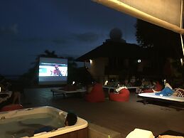 Royal Beach Boutique Resort & Spa