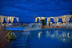 Strand Hotel Terme Delfini