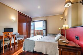 Hotel Puerta del Oriente