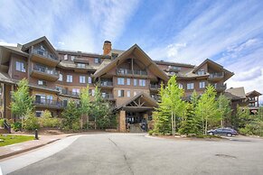 Crystal Peak Lodge