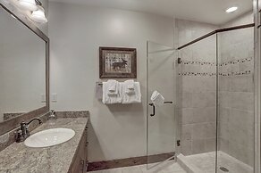 Crystal Peak Lodge, A Vail Resorts Property